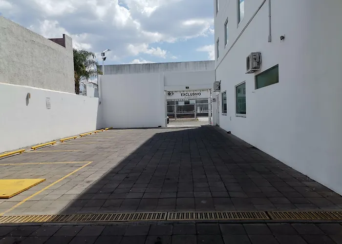 B&B only: Comfort Inn Morelia